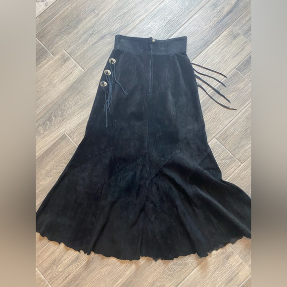 Patricia Wolf Western Black Suede Bottom Flair Tassel on the Hips Size 6 🖤🐎 - Picture 3 of 8